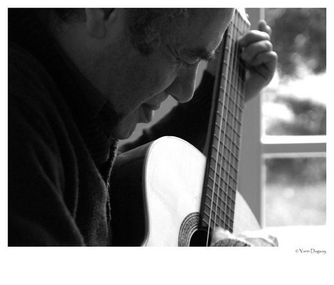 MichelYongpeng's profile picture. journaliste et homme de radio,musicien,passionné de musiques métissées,créoles et latino-américaines.