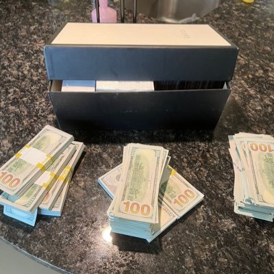I'm doing giveaway for first 10 sugar babies to text me on WhatsApp +1 4078684241 with your PayPal ,cash app or bank.