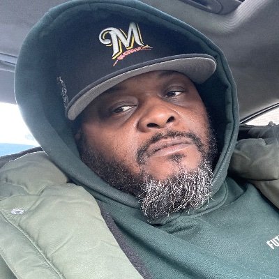 Prettylumoney's profile picture. 