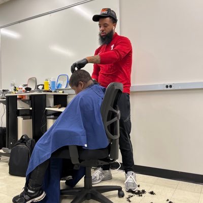 27 . Maryland. #E4Gdad. Licensed Barber 💈 Booking Link is is below