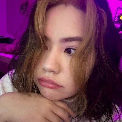 chuunghah's profile picture. bad gamer and concert-traveller