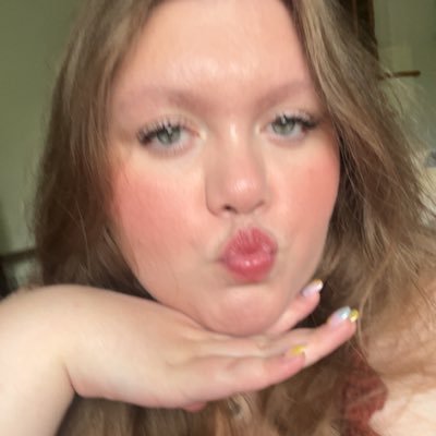 22 | Hi cuck 💋 | pay tribute to speak | my cashapp is in my linktree ;)