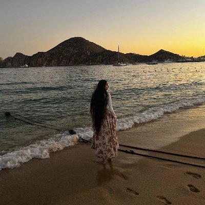 sincerelynavya's profile picture. 