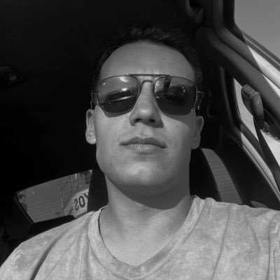 aron__astudillo's profile picture. ⚔️•Ex favilla nos resurgemus•⚡️