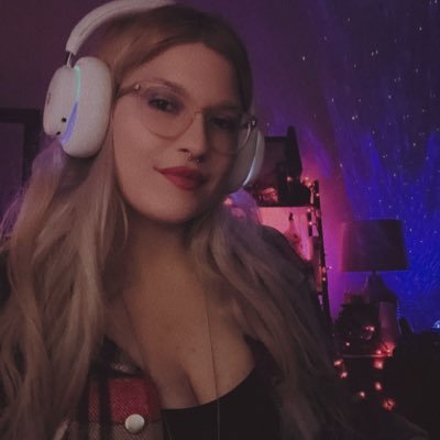 frozensails's profile picture. twitch affiliate 💜 currently living life head empty 🌿 socials: https://t.co/vsejKAv8FK 👾 business inquiries: frozensails@outlook.com