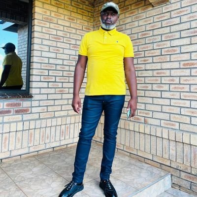 Ngingumthandi weqoqo elibizwa ngokuthi(Deep House Music) I so wish to own a club so that i can bring all Zinja zeGame to play strictly Deep House Music.