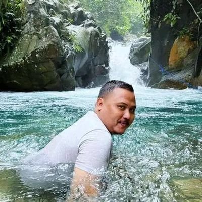 dissmr_'s profile picture. A bit weirdo but i'm still a lovely, gently and humble person😁