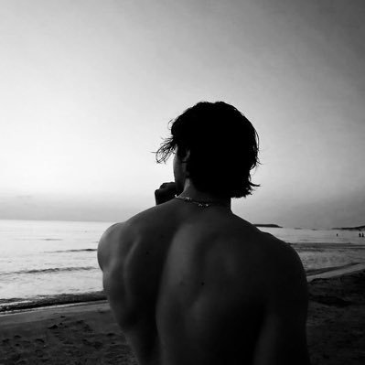 llliixmm's profile picture. فحل