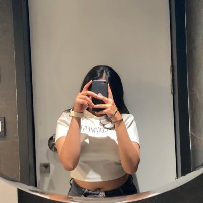 PariNishar's profile picture. Who reads these anyways?😉