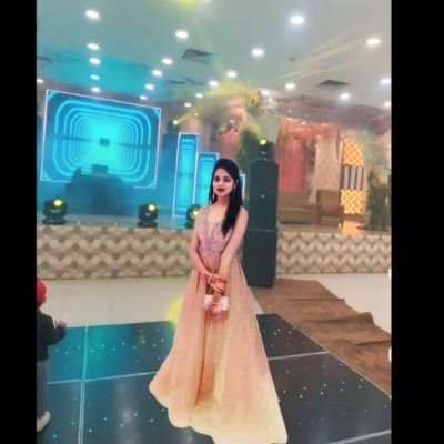 Karishma084's profile picture. Don't wait for opportunity🥱, create it🌼