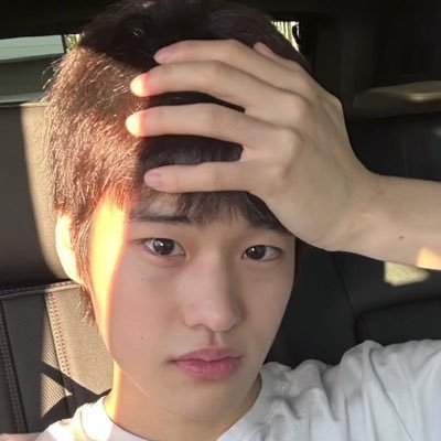 2525__sh's profile picture. 천사를 천사라고 부르는 데 문제 있나요?