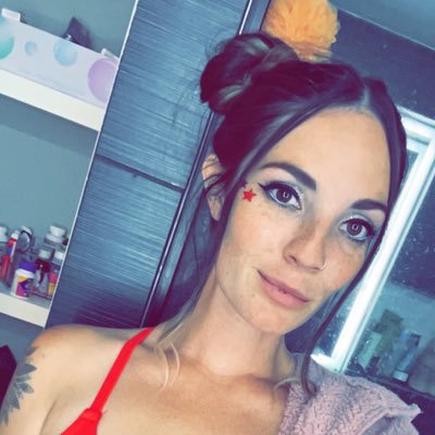 I’m just here to spice up your life 😘 18+ Rave Babe 🧡 NSFW ⬇️