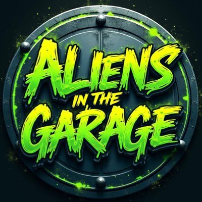 Caído del espacio, me escondo en un garaje y colecciono videojuegos. https://t.co/9N6lZ5KlP7