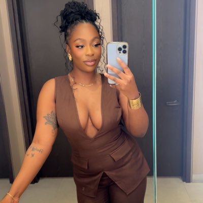 TikTok - __ellerae Insta - __ellerae Lover of all things fragrance and beauty