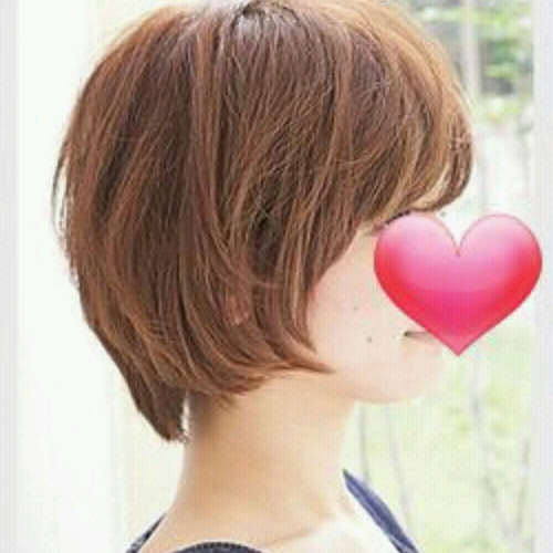 皆さんはじめまして！土日はグリーンチャンネルを楽しんでいます。伊波杏樹さんのファンです。時には、ライブ・東京競馬場・中山競馬場にいます。ラジオ日経の〇様とも顔見知りです。エフヨコファミリーでもあるので〇さんとは良くさせて頂いています。サッカー・野球・料理好きです。少し事情あって花も詳しい方です。