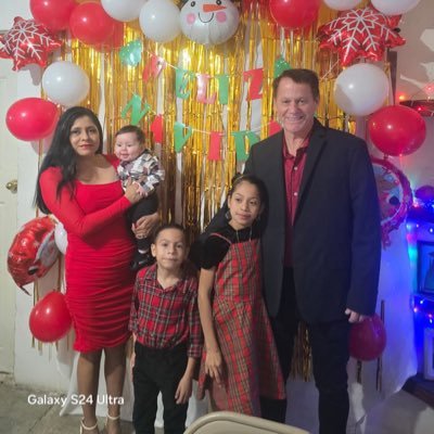 RonnieWhite004's profile picture. married to the best wife and have 4 children. Love God and Family and my job