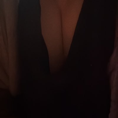 i’m activeish, follow me :) (18+, mdni) — i have to go private when i’m not online for a while, sorry!