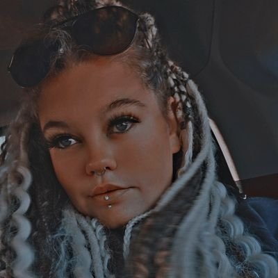 Hey, I'm blue! Kinda hippy, kinda goth, a touch of country, and a whole lot of fun! Taken 💙💜🤠🎉 #Vibes #Style #Personality #Mood