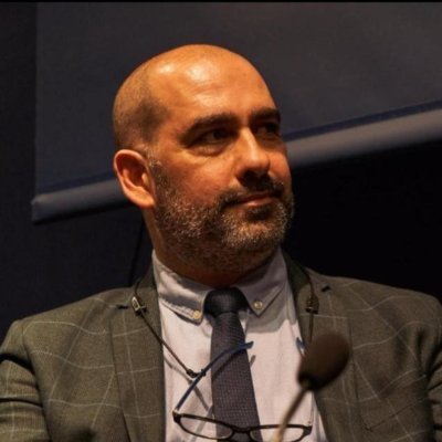Padre de Juan y Saúl. Profesor Titular del Área de Didáctica de las Ciencias Experimentales (URJC). Facultad CC Educación
Visita mi web Docentes reales con IA