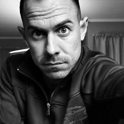 VFX & 3D Artist, Blender, Houdini | Online Teacher, Music Producer and Author. 🇿🇦