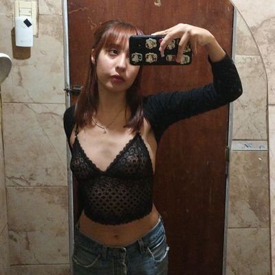 bRHg4flmqd4Lzmp's profile picture. a