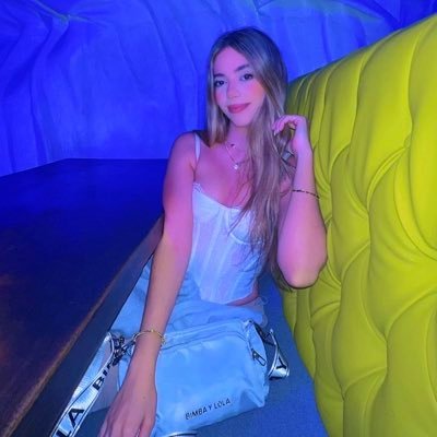 🦋🦋🦋 @shheliv