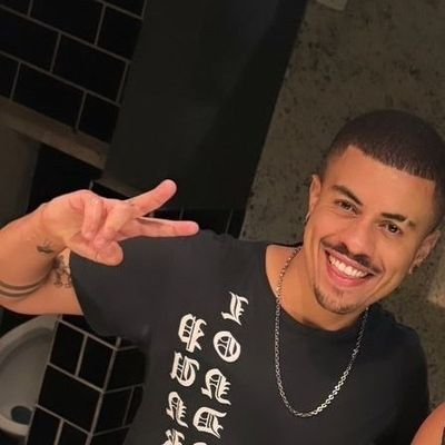 É tão angustiante, essa angustia!
#Britney #Riri, #Melanie #Selena #Lana #Banks #ToveLo #Katy #BeaMiller #MilkyChance 🎶
#Vegetarian🌱#Aquarianjo ❤ #SantosFC ♥