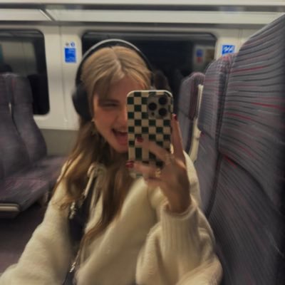 emmadurnxo's profile picture. 23💛✨