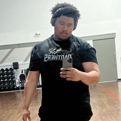 •6’4 297lbs OL/DL 🏈 @mjcfootball• 2024 6x state record @uspa • Squat:655lbs Bench:355lbs Deadlifts:600lbs