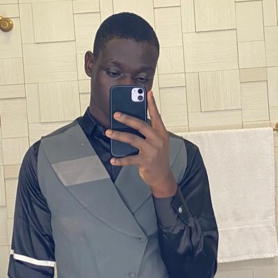 blaq_abah's profile picture. calm