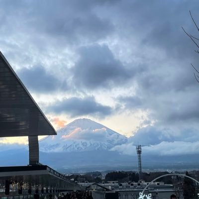 charlz0x3's profile picture. 隨筆