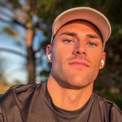 World Traveler | Adventure Seeker | Beach Addict | +18 | NSFW | Model | Nudist | Exhibitionist | DM for Collab