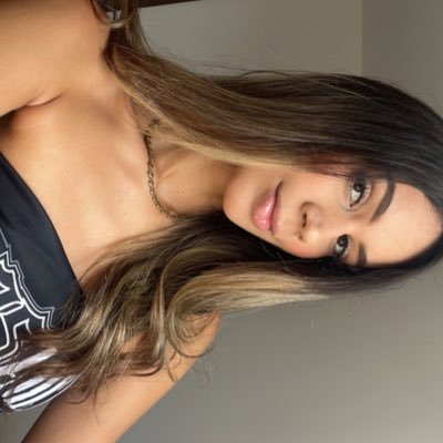 Paraibana, alvinegra da estrela vermelha, torcedora organizada e na luta pelo futebol popular. Mulheres bonitas também falam sobre futebol.