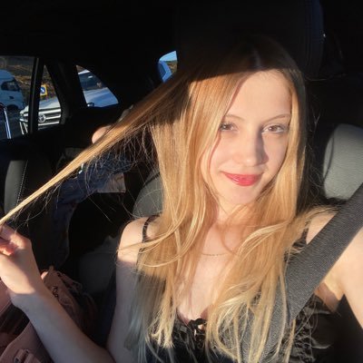 aaynennoylee's profile picture. 