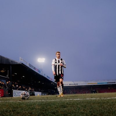 GTFCSmithy's profile picture. |🏴󠁧󠁢󠁥󠁮󠁧󠁿|⚫️⚪️Grimsby Town FC ⚫️⚪️ #gtfc ⚫️⚪️