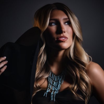 singer/songwriter | #BootBabe🤠 https://t.co/i7MzOhrJPg