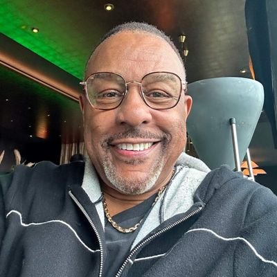 Frankynrobin32's profile picture. LET LOVE LEAD🥰💯