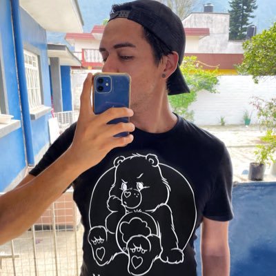 PuckerHuerta's profile picture. Podría comer milanesa de pollo empanizada con verduras y puré de papa todos los días! 100% BELIFAN😎🌈