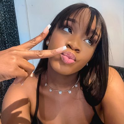 mandyysmelody's profile picture. Living on my own terms Layoꪜer