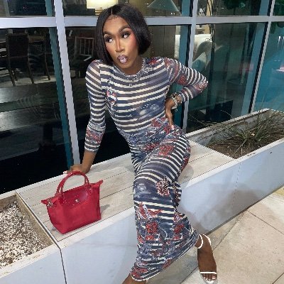 MUA💄 , Shop MagicStranz💁🏽 Instagram: @magicmakeover @magicstranz ✨💸💰