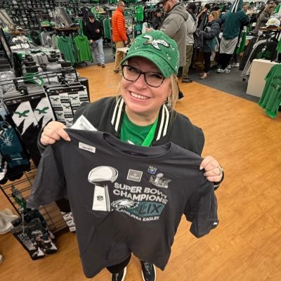 meesh1980's profile picture. Disney • Universal • Pop Culture • Philly Sports • Citizen Detective 🐝