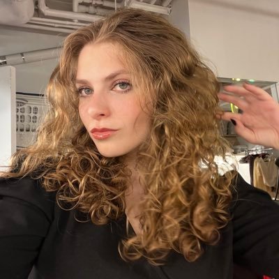 assistant music editor at @PasteMagazine by day, really really annoying girl also by day. additional words in @Jezebel @observer @RoomMagazine