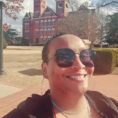 I 'm a #historian #writer #gamer. I study|teach Black Military Studies|Gender|Caribbean history.#SGRho.
President of SBMS
@blackmilitary_
Views are my own.