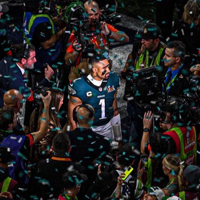 Boston native. Jaylen Brown is the 🐐 We are NOT going back 💙💪 #DifferentHere #FlyEaglesFly #RingTheBell #ForeverNE
