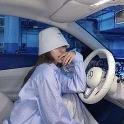 Thirnoang3EWwr's profile picture. 