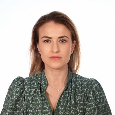 Political Adviser to the Prime Minister of 🇽🇰 @albinkurti/ Alumna @LMU_Muenchen @uni_regensburg / Social Dem / ex refugee / Erion‘s halla 🌻