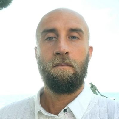 I am a Ukrainian artist living in Portugal. Mainly focus on the human form, nature, social issues, space and sometimes fan art.
(351) 960 327 465