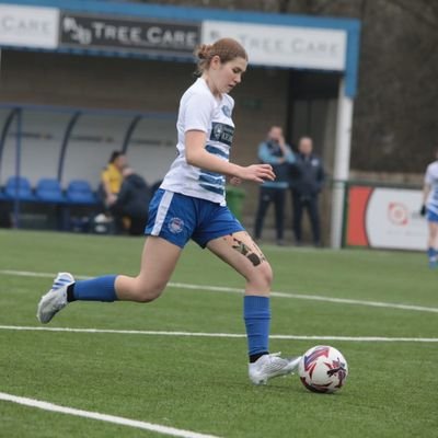 Year 12 A Level Student | Footballer ⚽️ | @OxCityFC | @WWFCWomen | Junior Referee | @FA Level 1 Coach | 🏴 🇨🇵 🇪🇺