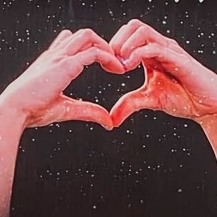 Lia06ll's profile picture. she/her/elle | 22 | 🏳️‍🌈