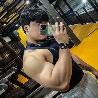CHRonTwitt (@chr_thn) 's Twitter Profile